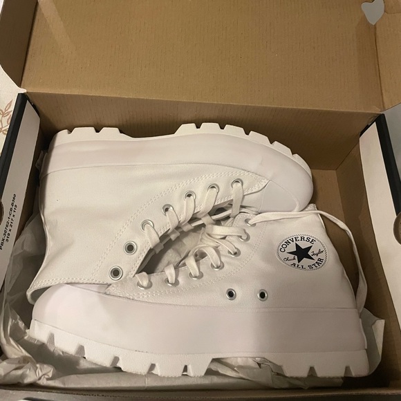 White converse for woman, never used them before new new new - Picture 2 of 3